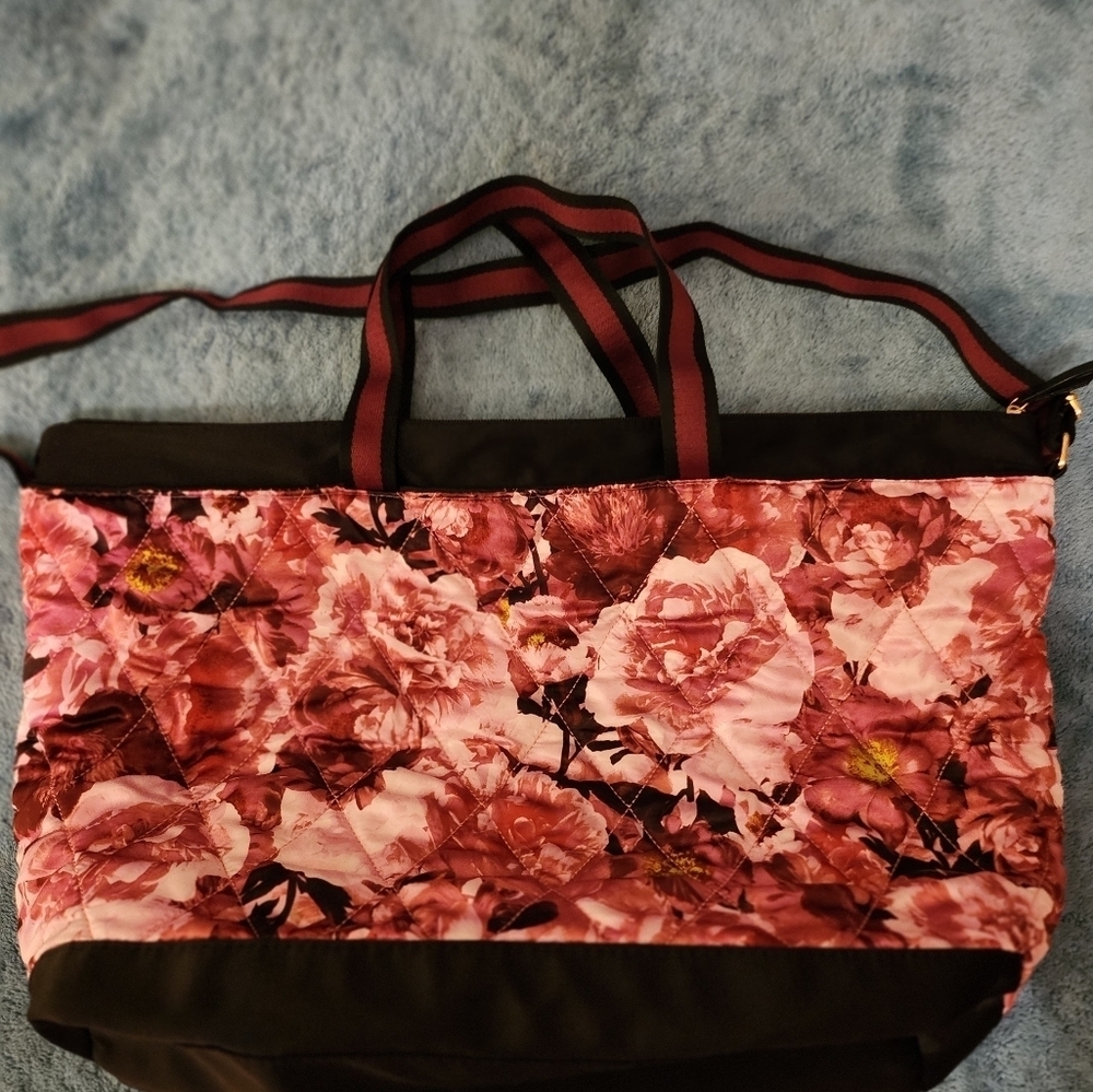 VICTORIA'S Secret FLORAL zipper TOTE, EUC - Picture 10 of 13
